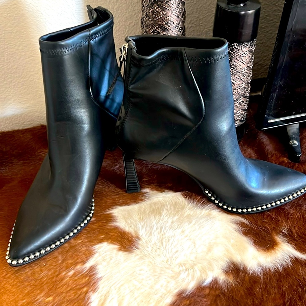 NWT booties